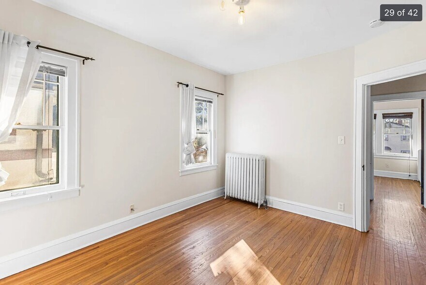 Building Photo - 5000 Newton Ave S