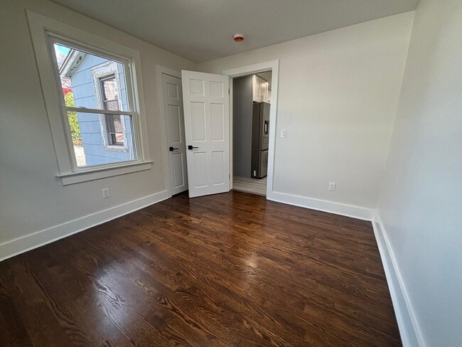 Building Photo - 2 Scofield Pl