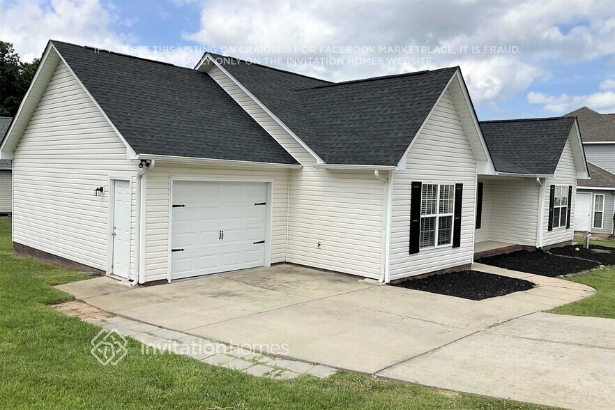 Building Photo - 2932 Ireton Pl