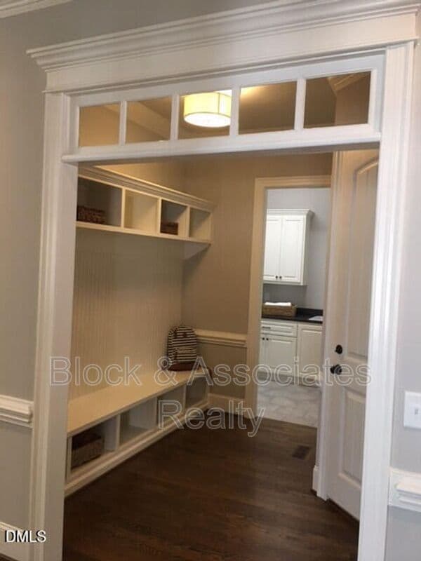 Building Photo - 1309 Empty Nest Way