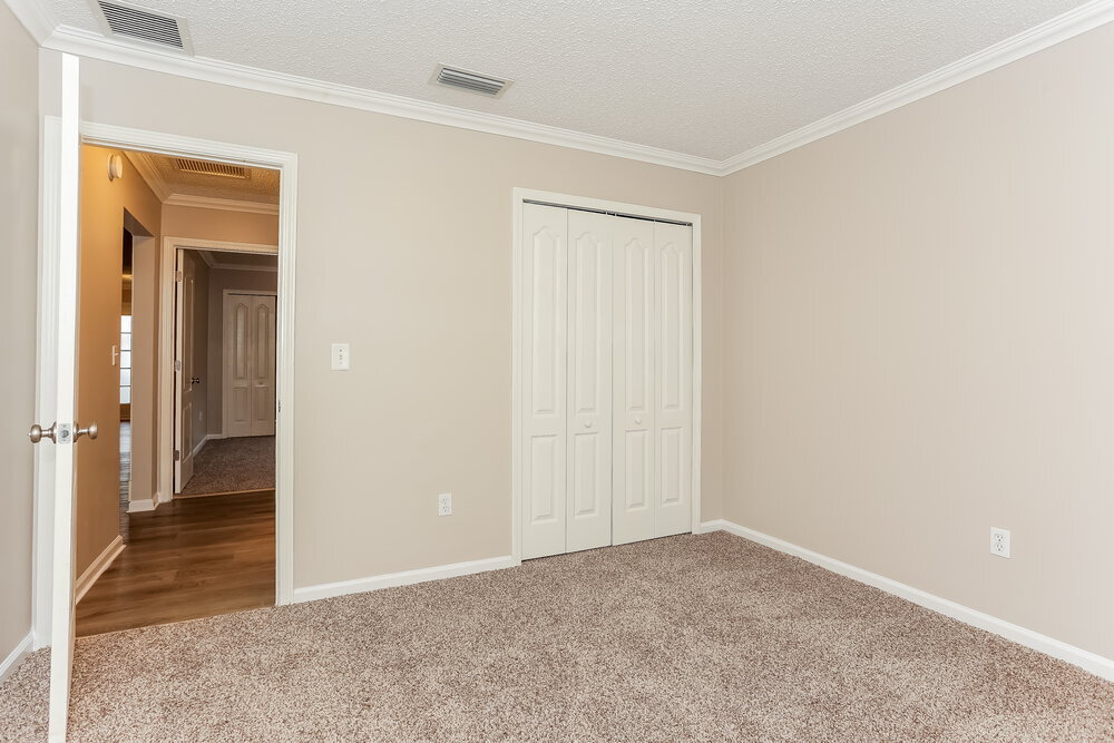 Building Photo - 14196 Crestwick Dr W