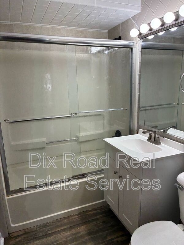 Building Photo - 2217 Winton St