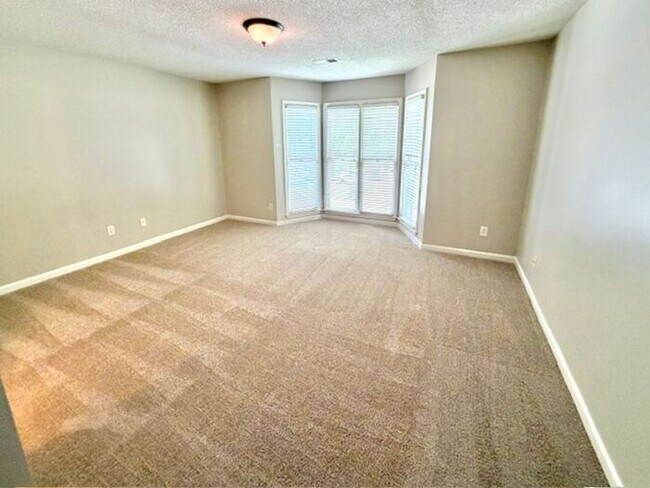 Building Photo - Beautiful 5BR 4.5 bath + bonus room family home in Collierville! Collierville schools