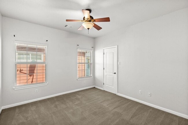 Building Photo - 6704 Menchaca Rd