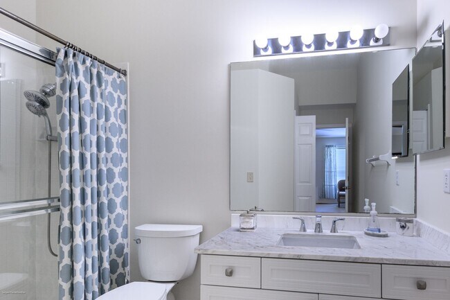 Building Photo - Turnkey Furnished Seasonal Rental – 2 Bedr...