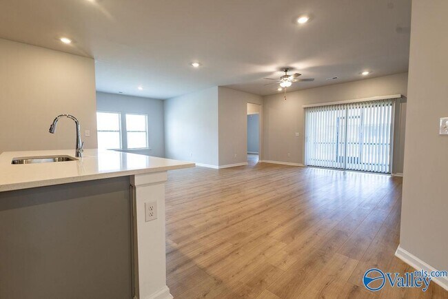 Building Photo - 143 Sager Cir