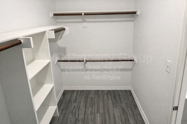 Building Photo - 1208 Mesquite Ln