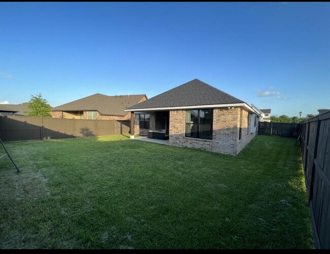 Building Photo - 5141 Maroon Creek Dr