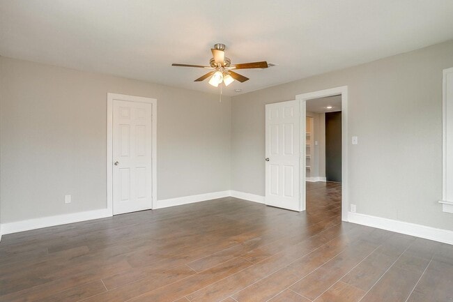 Building Photo - Beautifully Remodelled 1922 Home- Duplex- Upstairs Unit-  3 Bedroom, 2 Bath- 2 Miles from TCU-  7...