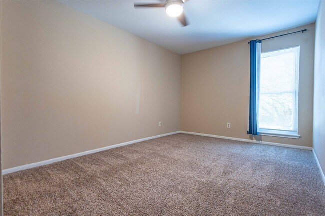 Building Photo - 27245 Kane Ln