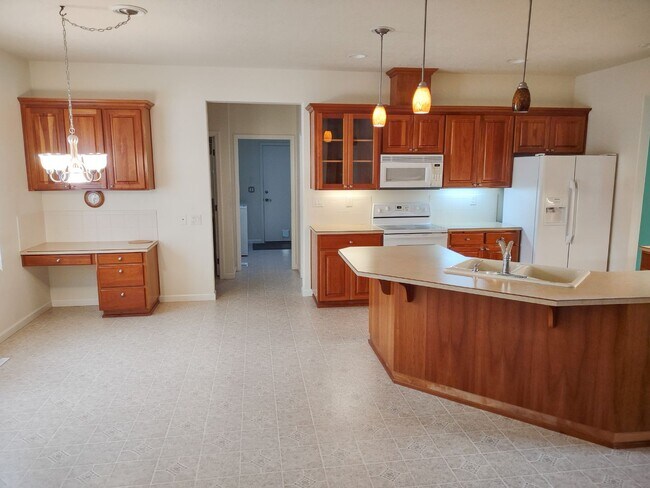 Building Photo - 2464 Sage Ave SE