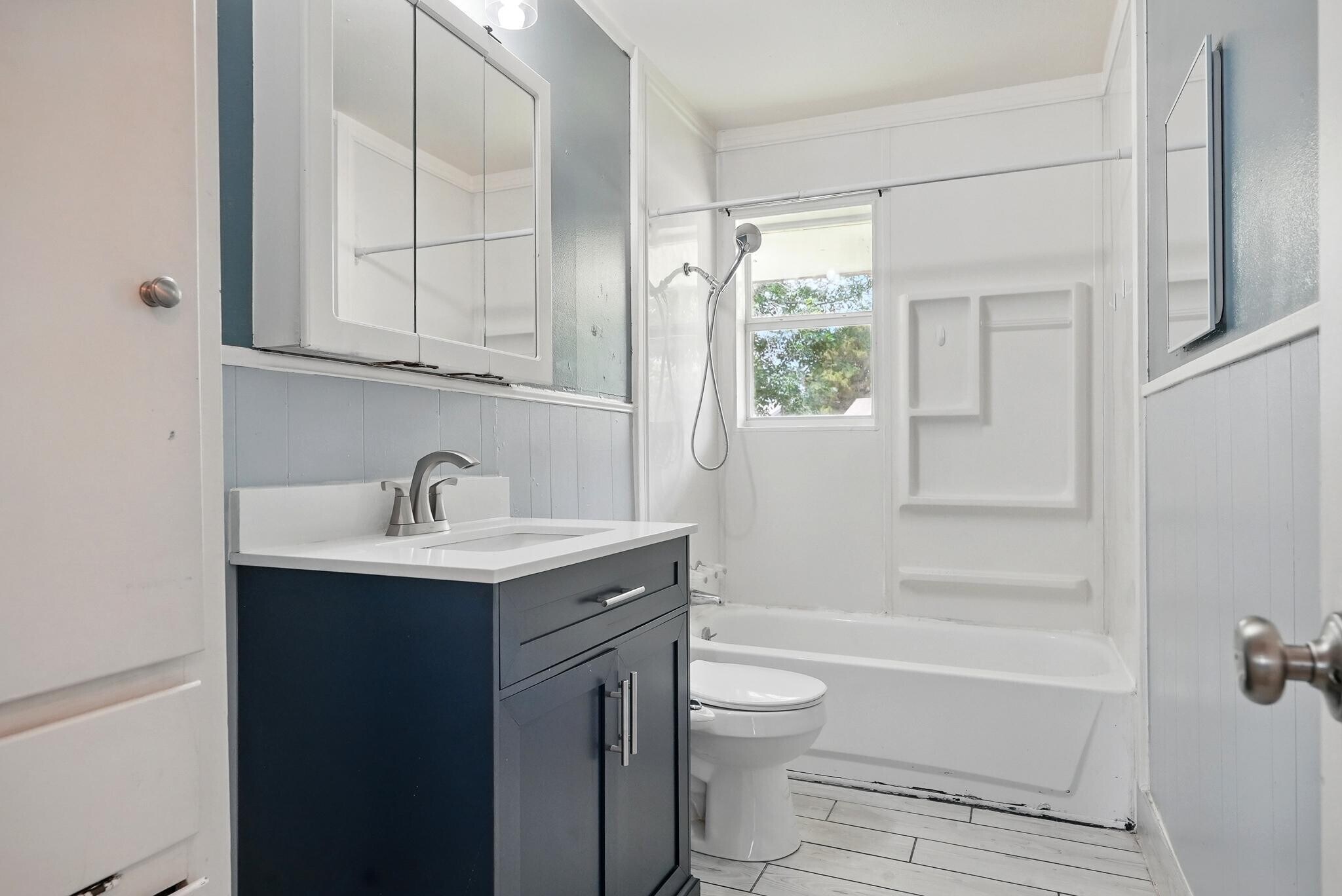 Building Photo - 2349 Marsalis Dr