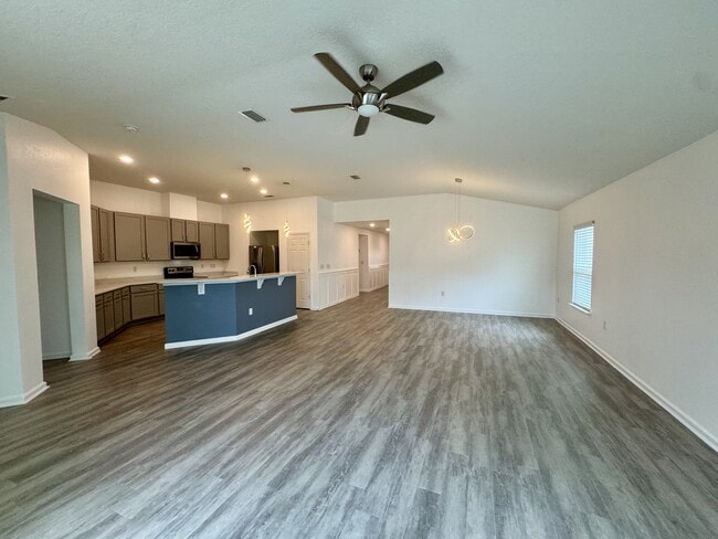 Building Photo - 14916 Durbin Cove Way