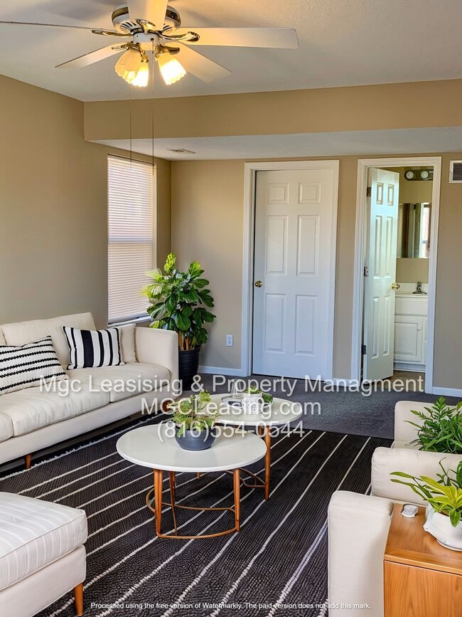 Building Photo - 814 NE Westwind Ln