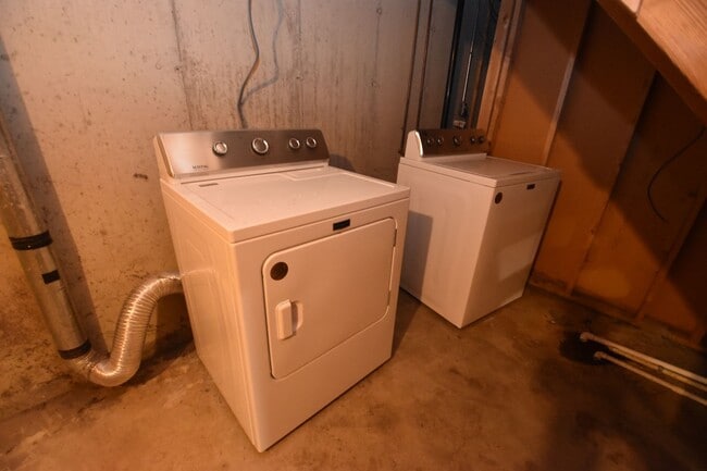 Building Photo - Remodeled home in South Bend IN, 2 bedroom 1 bath