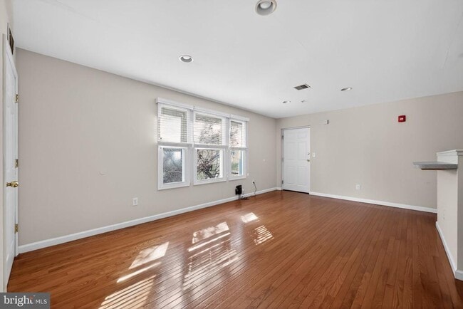 Building Photo - 1521 N 15th St