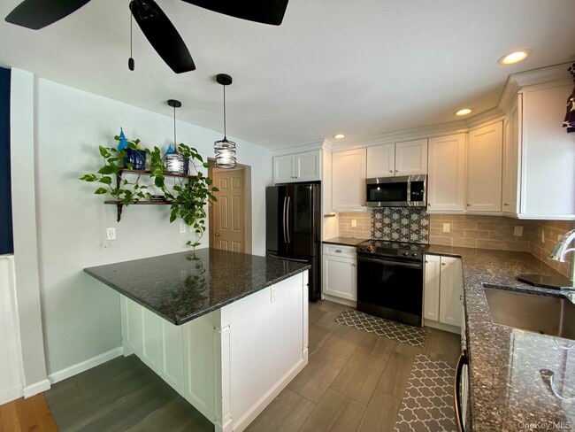 Building Photo - 404 Mountain Laurel Dr