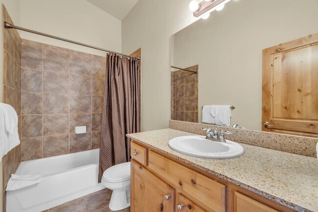 Building Photo - Furnished Bear Hollow Townhome