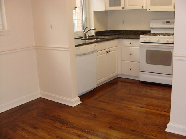 Building Photo - Heat, Hot Water Included, Parking Included.