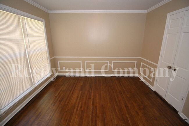 Building Photo - 5127 Kingswood Cir