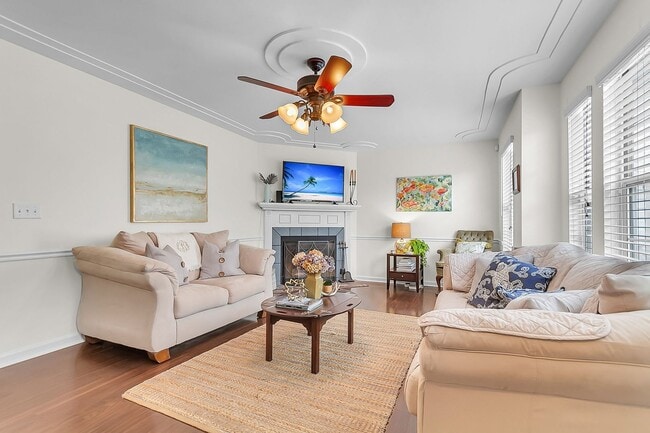 Building Photo - Beautiful 3-Bedroom Home in the Heart of Charleston!