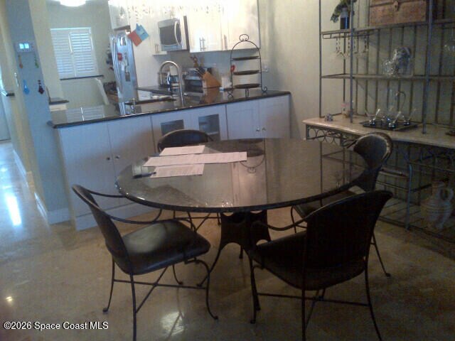 Building Photo - 301 S Miramar Ave