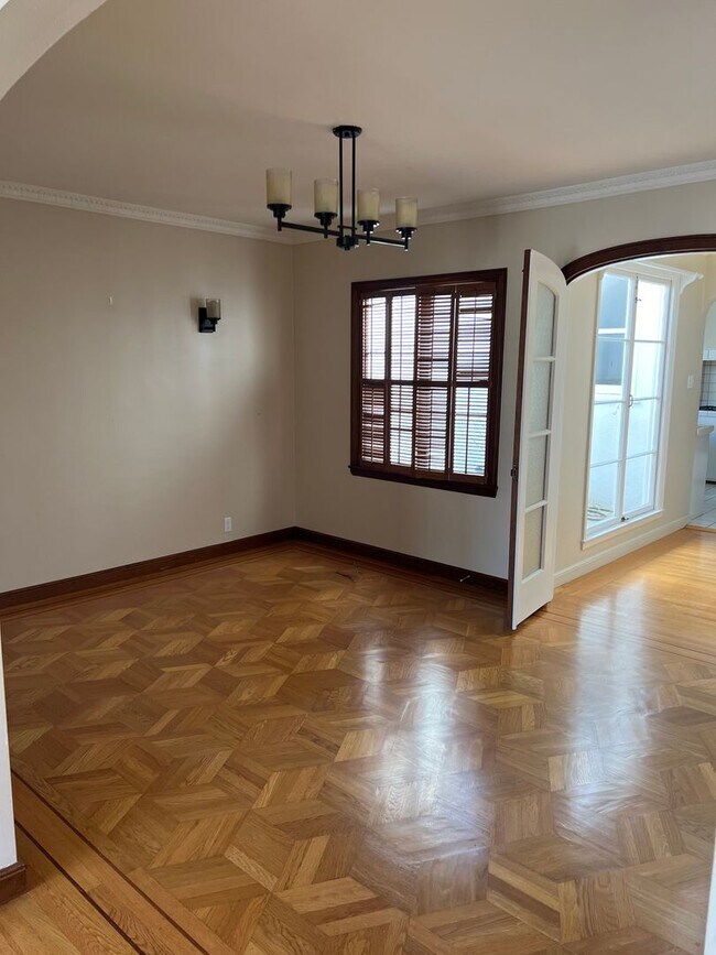Building Photo - 3 Bedroom / 2 Bath House in West Portal!