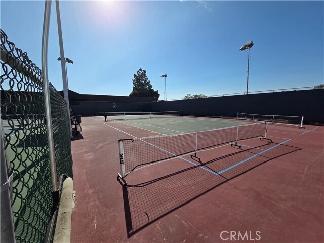 Building Photo - 24776 Glenwood Dr