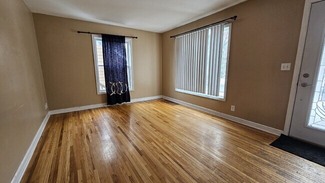Building Photo - "Excellent 3-Bedroom Townhouse Retreat in St. Louis Park - 1359 Sq Ft of Comfort!"