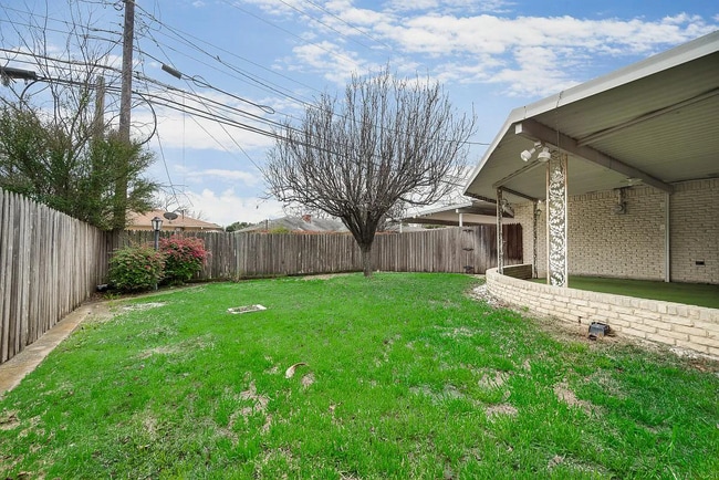 Building Photo - 5806 Everglade Rd