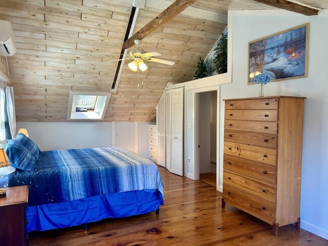 Building Photo - 337 ME-133