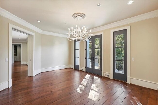 Building Photo - 1965 W Wesley Rd NW