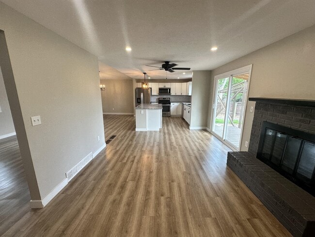 Building Photo - 7628 S Eaton Way