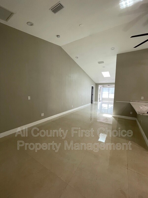 Building Photo - 3580 102nd Pl N