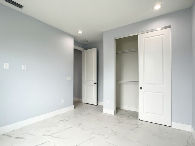 Building Photo - 2643 47th St SW