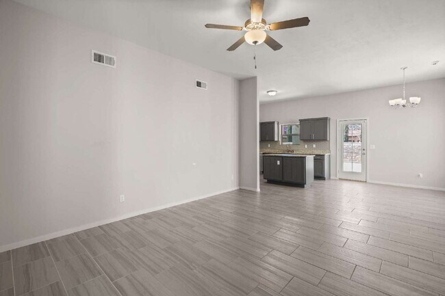 Building Photo - 629 Cedarwood Ave