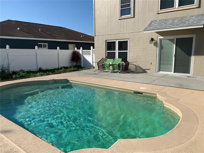 Building Photo - 2220 Heathwood Cir