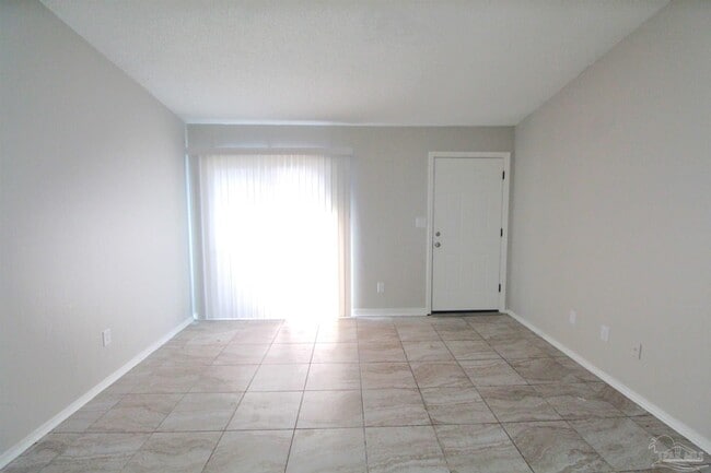 Building Photo - 6810 Tiki Ln
