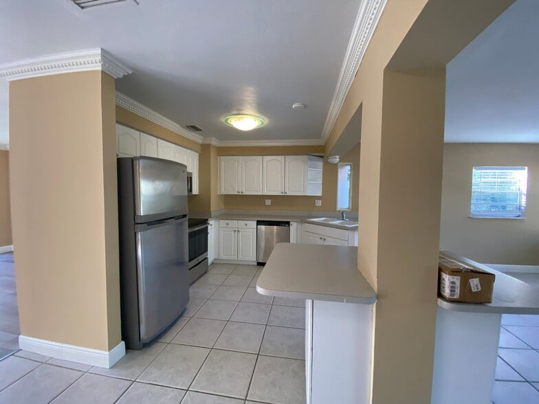 Building Photo - 3/2 Move In Ready