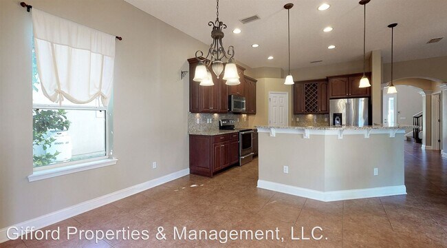 Building Photo - 4 br, 3.5 bath House - 595 Saddlestone Drive