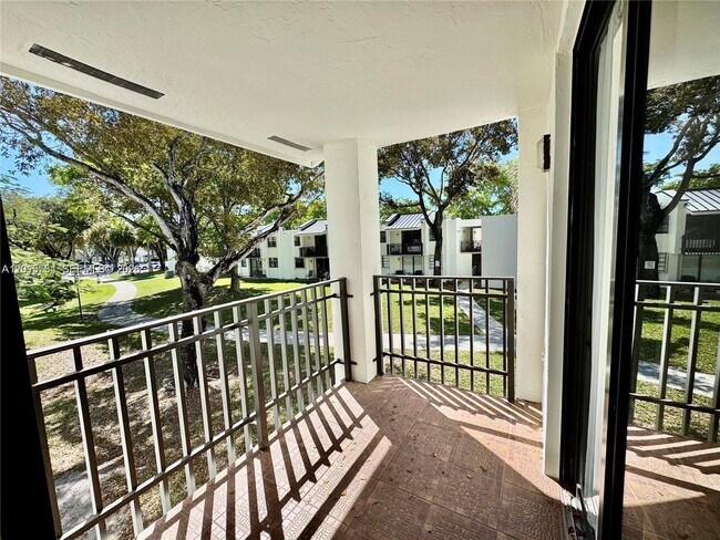 Building Photo - 3610 SW 114th Ave
