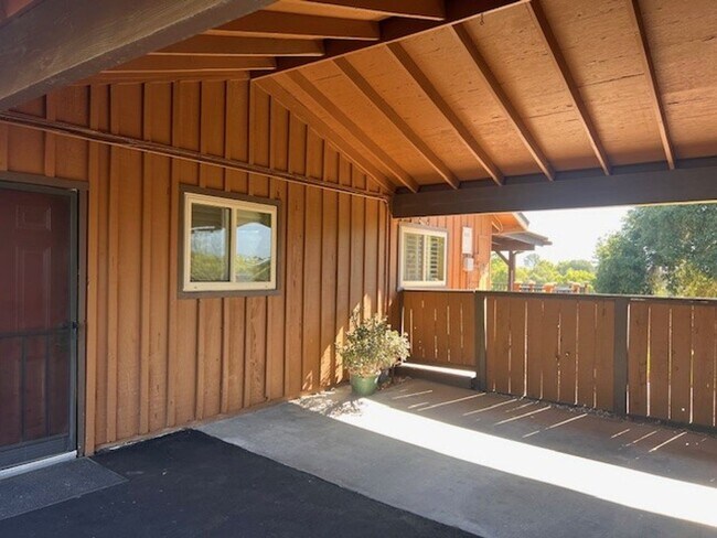 Building Photo - New Price!  COUNTRY LIVING AT ITS BEST