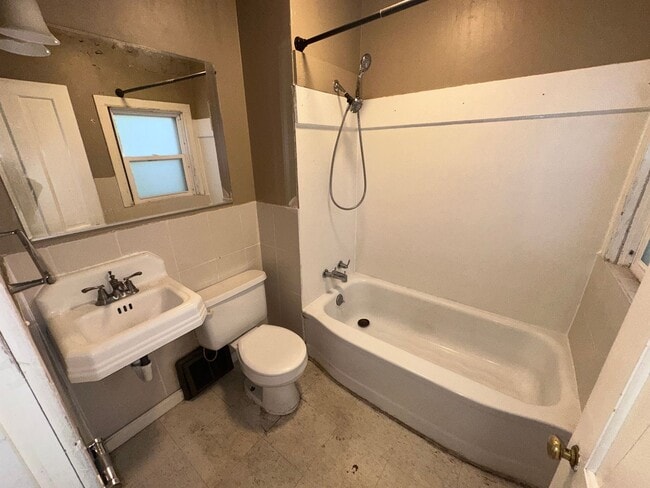 Building Photo - 120 N 4th Ave