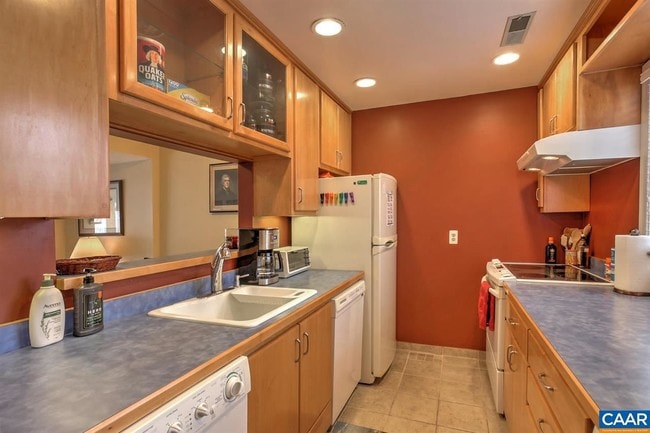 Building Photo - 1640 Garden Ct