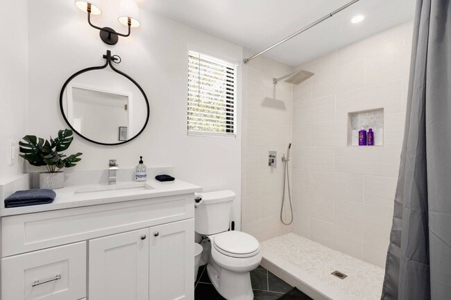 Building Photo - 625 Gruene River Dr