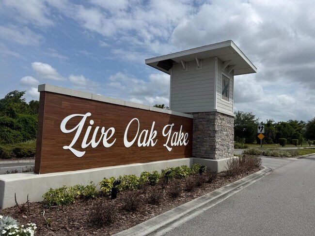 Building Photo - FOR RENT in Live Oak Lake – St. Cloud!