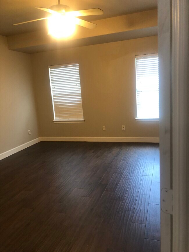 Building Photo - 11731 Santa Fe Tr
