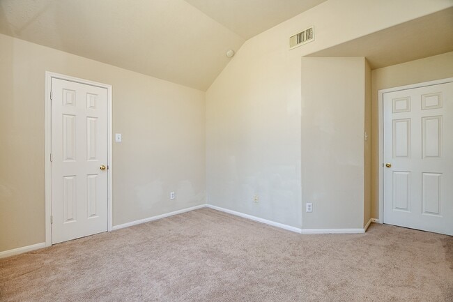 Building Photo - 13979 Maximos Dr