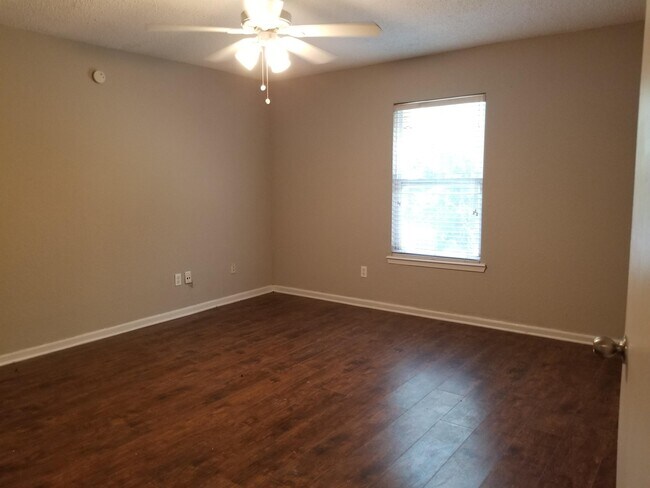 Building Photo - 10660 Northwyck Dr