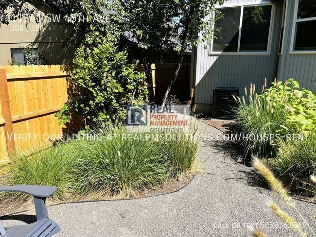 Building Photo - 11541 SW 45th Ave